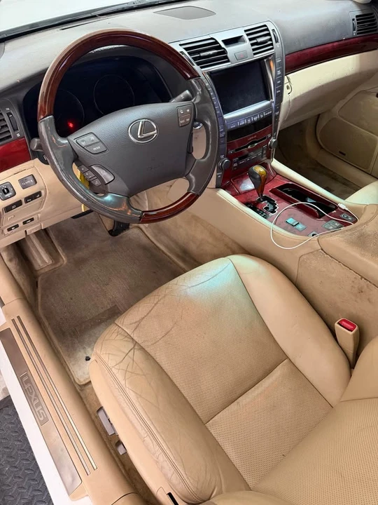 2007 Lexus LS 4th Gen - Image 3 of 4