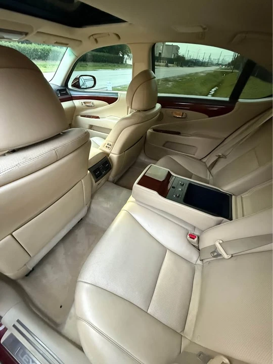 2007 Lexus LS 4th Gen - Image 9 of 14