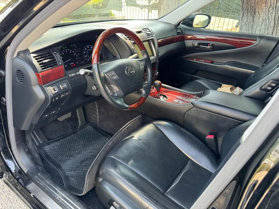 2007 Lexus LS 4th Gen - Image 9 of 20