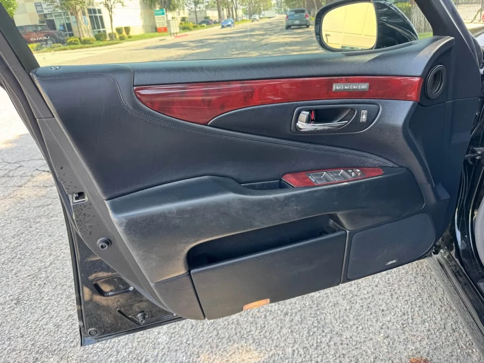 2007 Lexus LS 4th Gen - Image 13 of 20