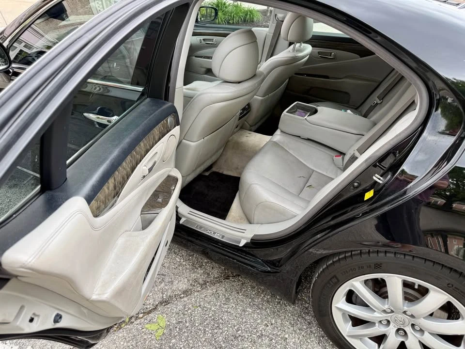 2007 Lexus LS 4th Gen - Image 9 of 15