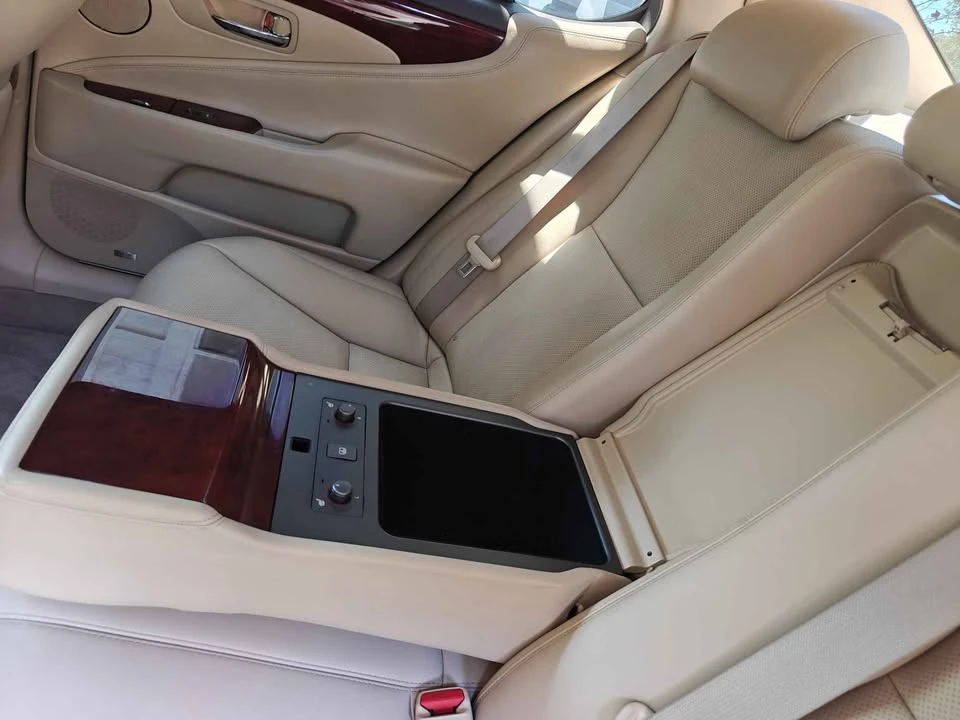 2007 Lexus LS 4th Gen - Image 17 of 20