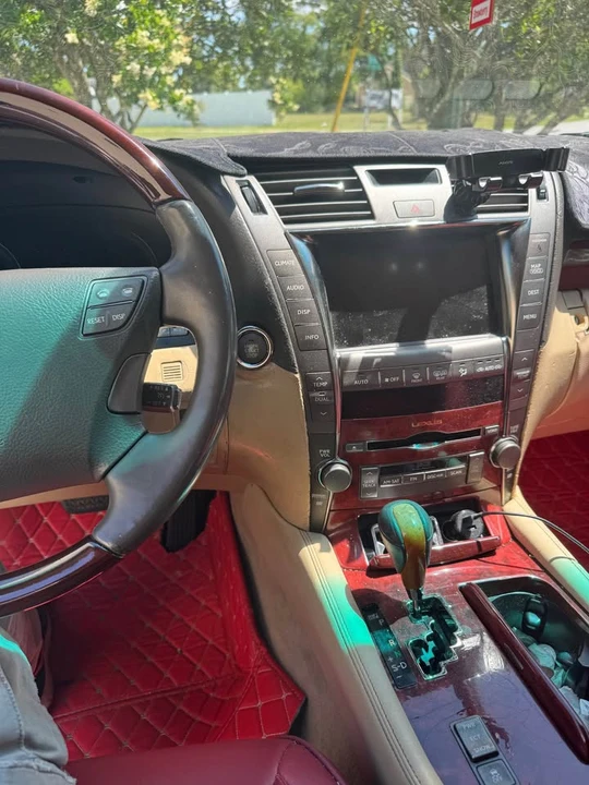 2007 Lexus LS 4th Gen - Image 4 of 9