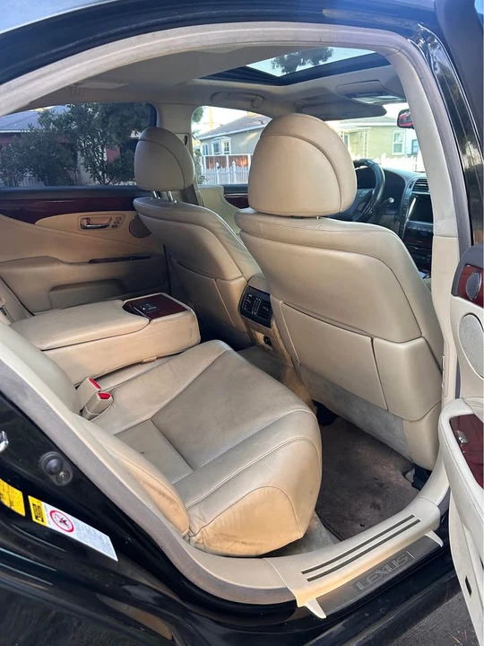 2007 Lexus LS 4th Gen - Image 9 of 12