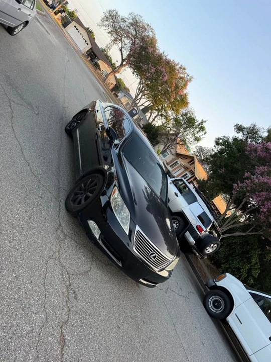2007 Lexus LS 4th Gen - Image 2 of 11