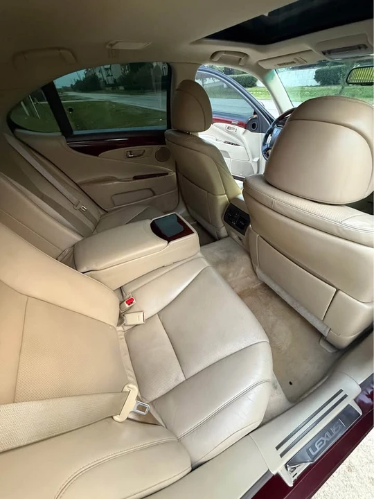 2007 Lexus LS 4th Gen - Image 10 of 14