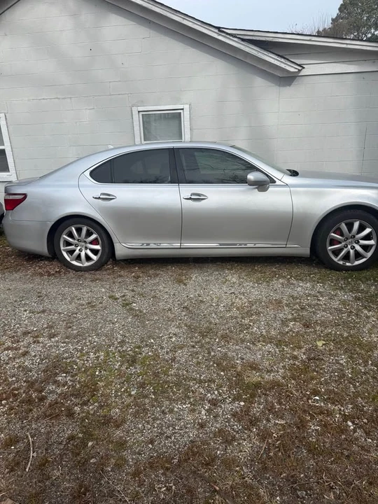2007 Lexus LS 4th Gen - Image 2 of 4