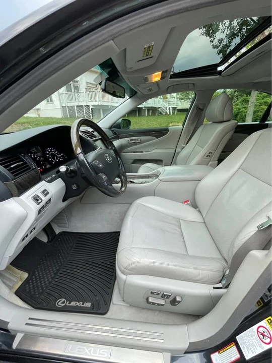 2007 Lexus LS 4th Gen - Image 9 of 19