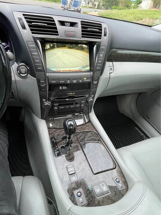 2007 Lexus LS 4th Gen - Image 19 of 19