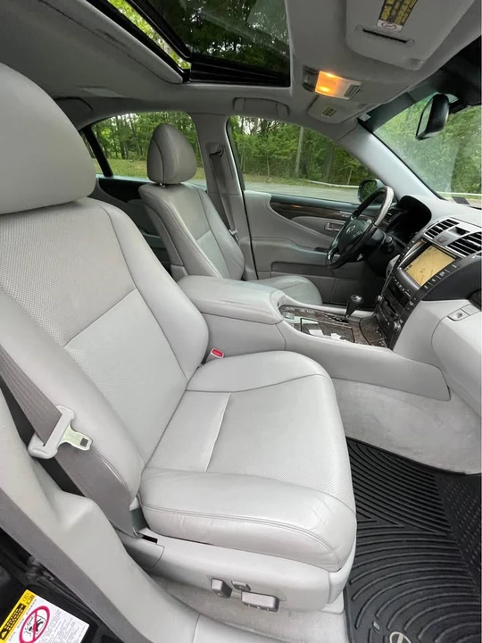 2007 Lexus LS 4th Gen - Image 12 of 19