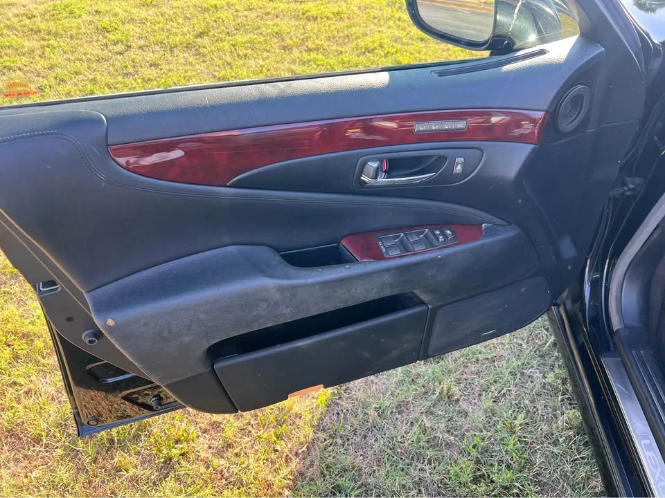 2007 Lexus LS 4th Gen - Image 13 of 18