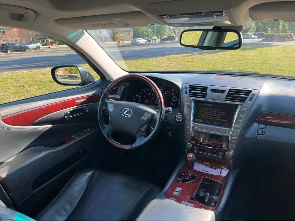 2007 Lexus LS 4th Gen - Image 9 of 18