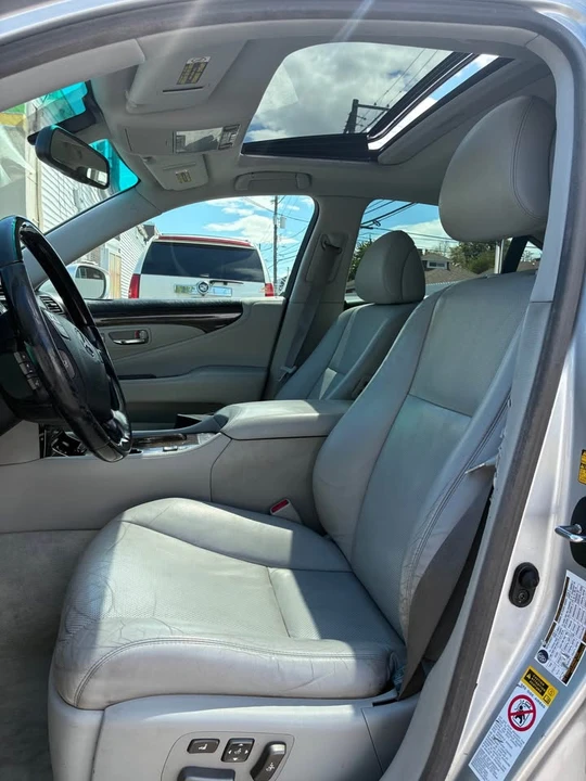 2007 Lexus LS 4th Gen - Image 8 of 10
