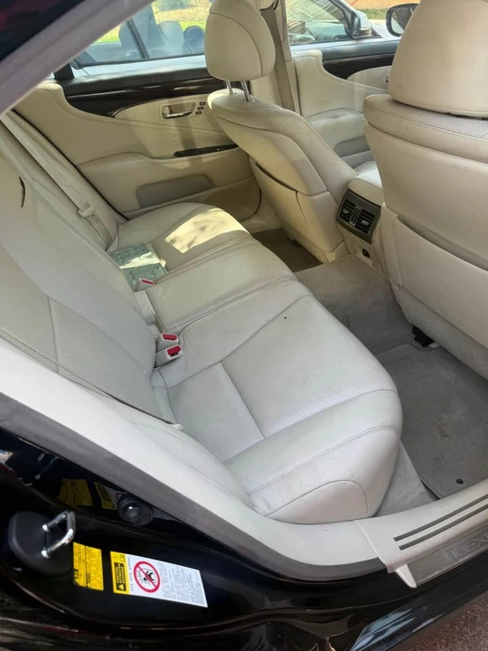 2007 Lexus LS 4th Gen - Image 7 of 8