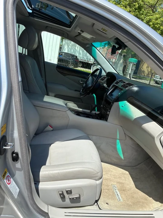 2007 Lexus LS 4th Gen - Image 9 of 10