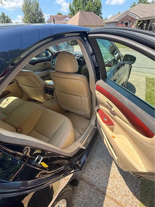2007 Lexus LS 4th Gen - Image 15 of 18