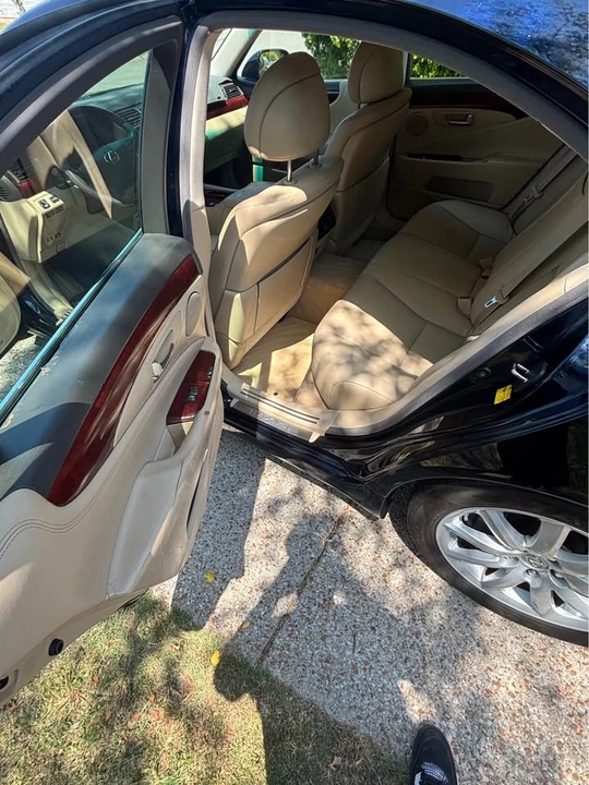 2007 Lexus LS 4th Gen - Image 14 of 18
