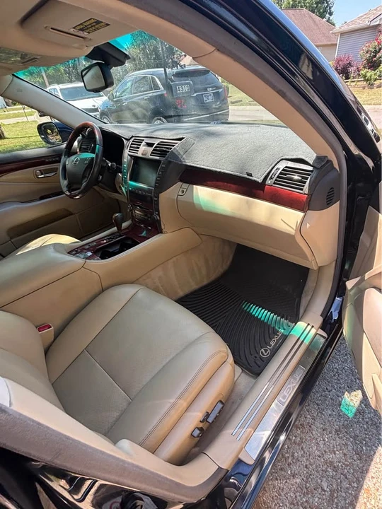 2007 Lexus LS 4th Gen - Image 17 of 18