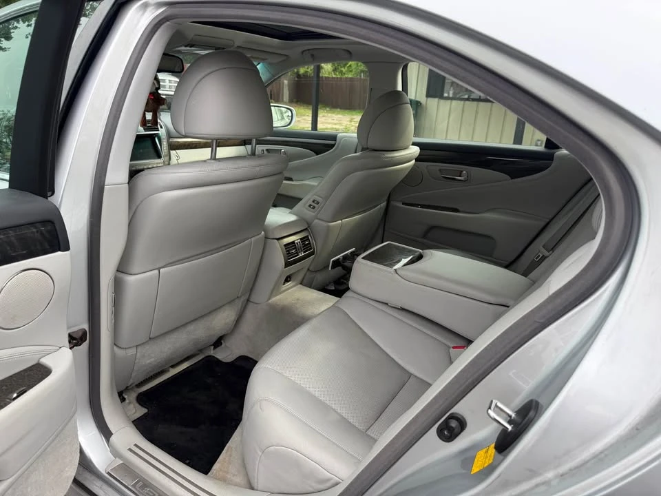 2007 Lexus LS 4th Gen - Image 13 of 18