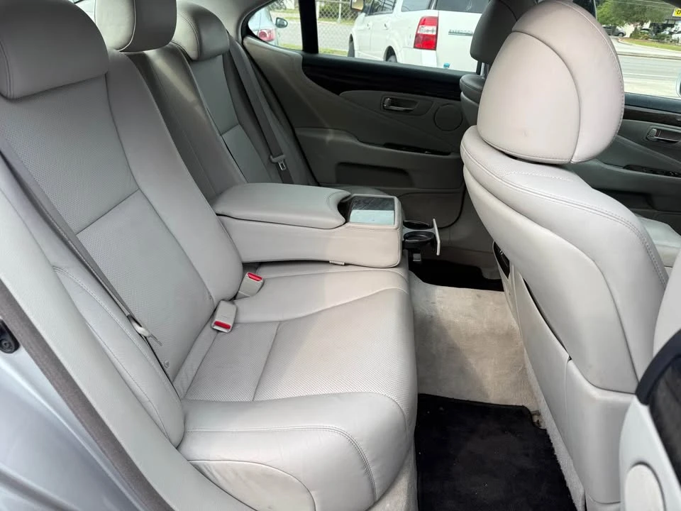 2007 Lexus LS 4th Gen - Image 12 of 18