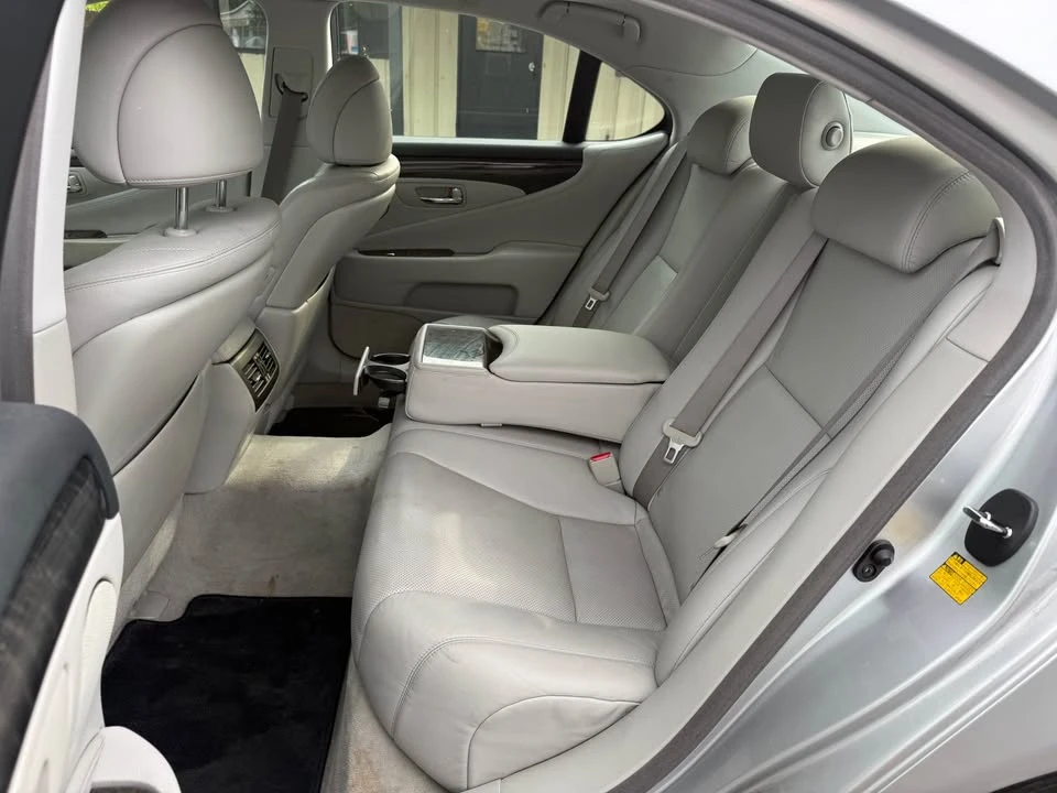 2007 Lexus LS 4th Gen - Image 14 of 18