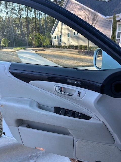 2007 Lexus LS 4th Gen - Image 12 of 13