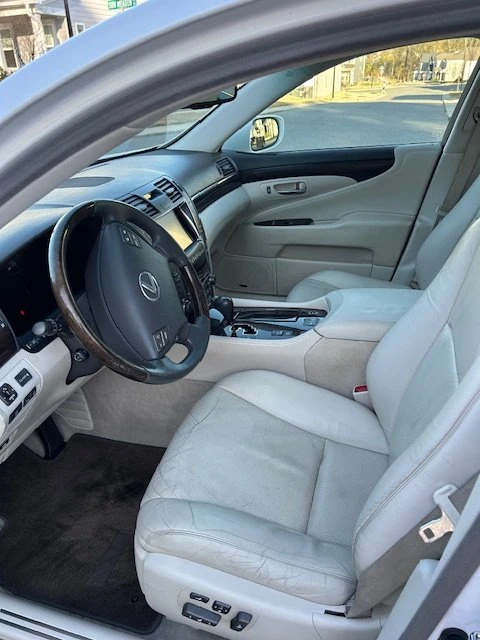 2007 Lexus LS 4th Gen - Image 5 of 13