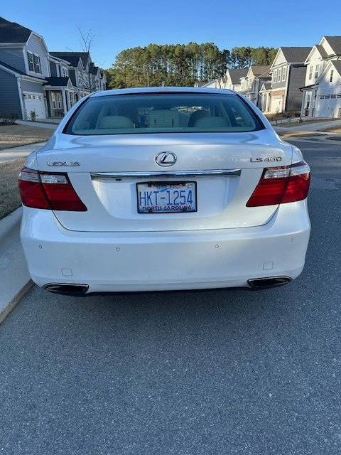 2007 Lexus LS 4th Gen - Image 9 of 13