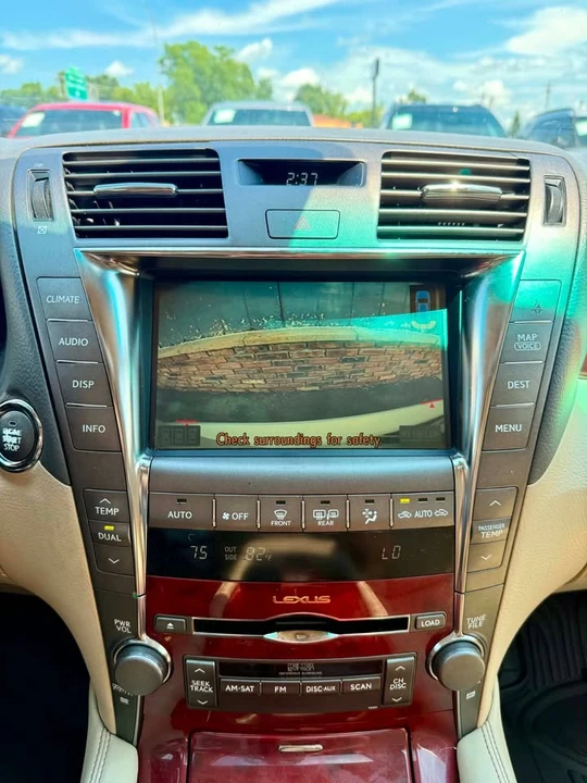 2007 Lexus LS 4th Gen - Image 17 of 20