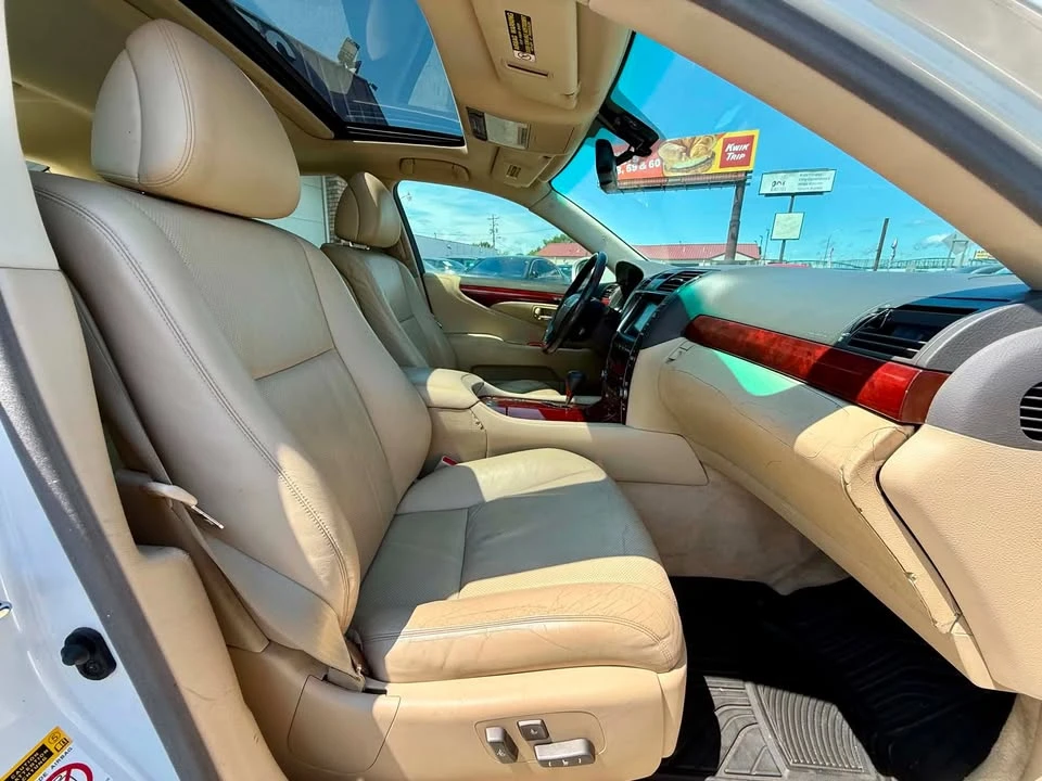2007 Lexus LS 4th Gen - Image 11 of 20