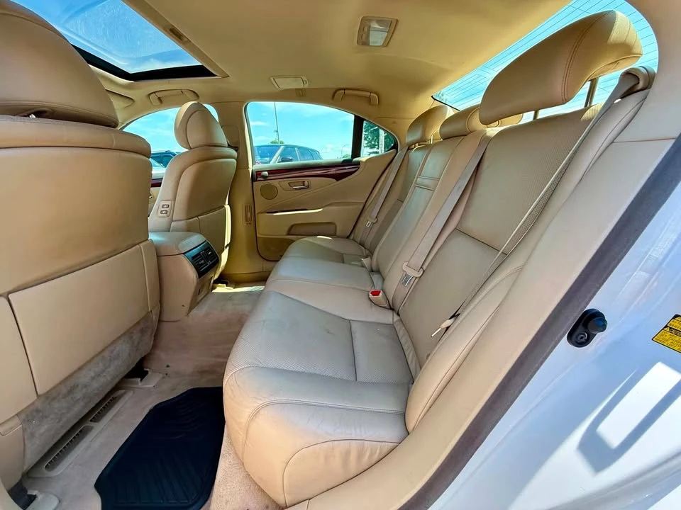 2007 Lexus LS 4th Gen - Image 10 of 20