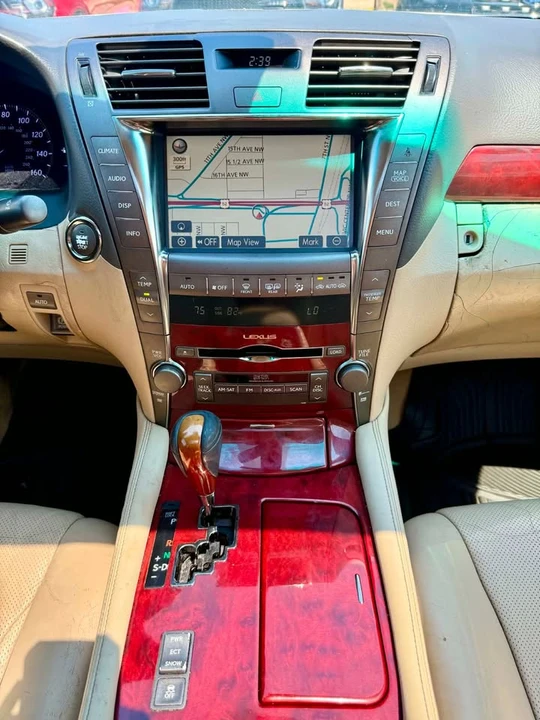 2007 Lexus LS 4th Gen - Image 16 of 20