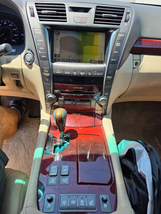 2007 Lexus LS 4th Gen - Image 15 of 21