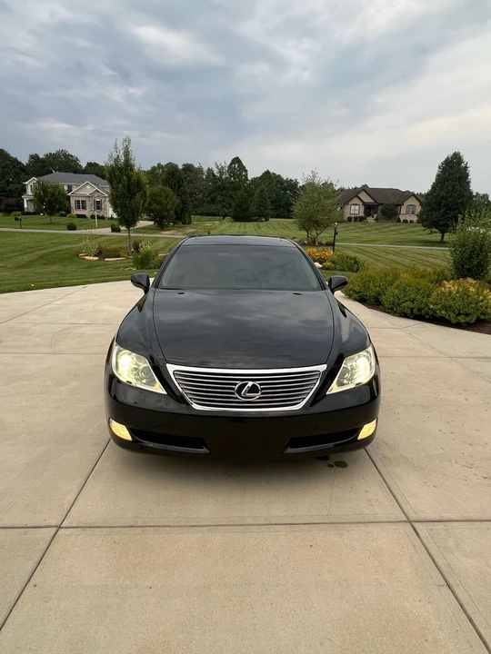 2007 Lexus LS 4th Gen - Image 2 of 26