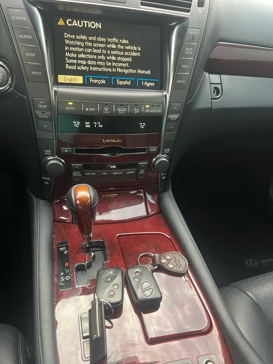 2007 Lexus LS 4th Gen - Image 17 of 26