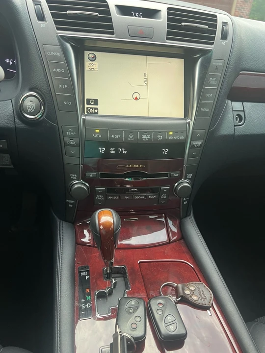 2007 Lexus LS 4th Gen - Image 18 of 26