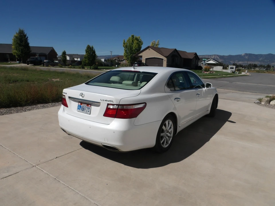 2007 Lexus LS 4th Gen - Image 5 of 21