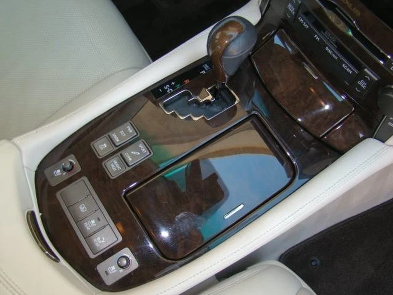 2007 Lexus LS 4th Gen - Image 13 of 21