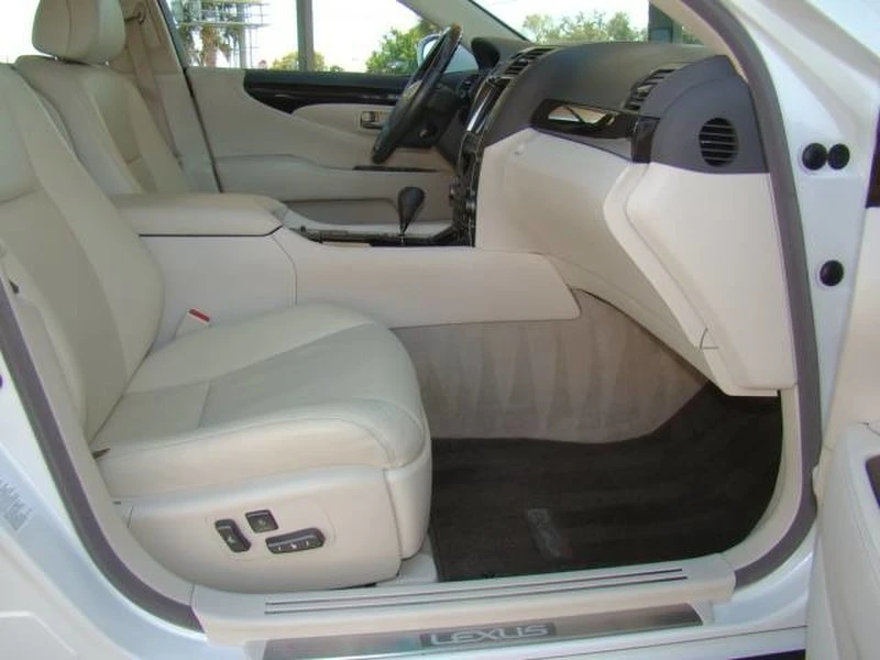 2007 Lexus LS 4th Gen - Image 14 of 21