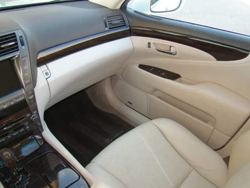 2007 Lexus LS 4th Gen - Image 16 of 21