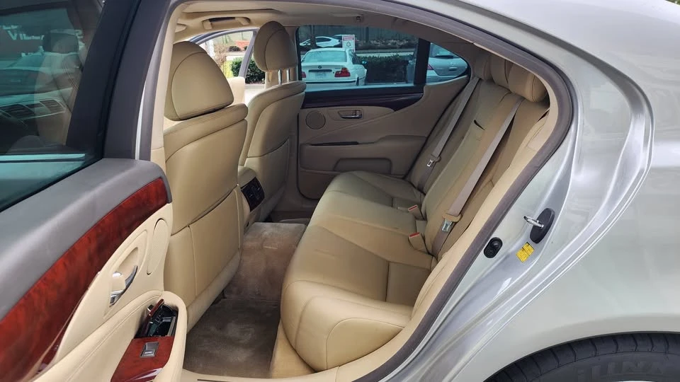 2007 Lexus LS 4th Gen - Image 11 of 20