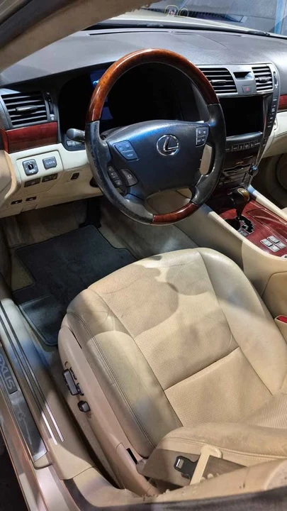 2007 Lexus LS 4th Gen - Image 14 of 19