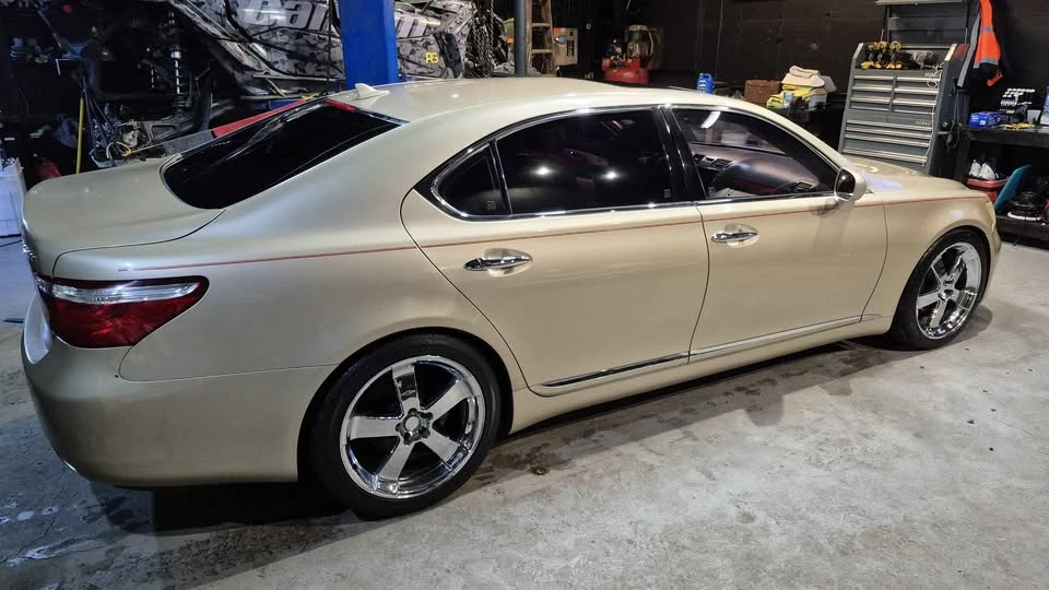 2007 Lexus LS 4th Gen - Image 5 of 19