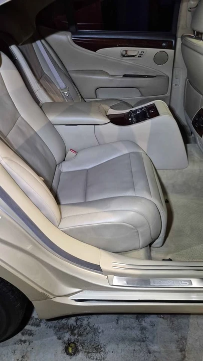 2007 Lexus LS 4th Gen - Image 9 of 19