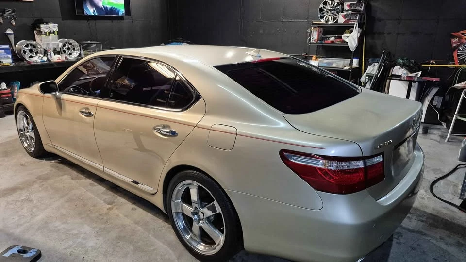 2007 Lexus LS 4th Gen - Image 3 of 19