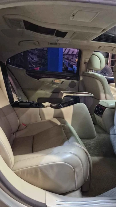 2007 Lexus LS 4th Gen - Image 13 of 19
