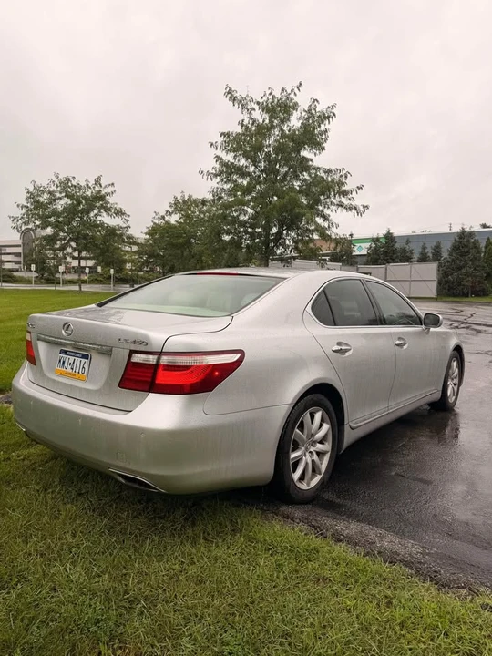 2007 Lexus LS 4th Gen - Image 5 of 16