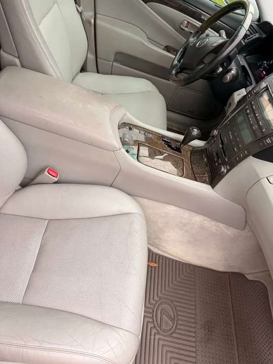 2007 Lexus LS 4th Gen - Image 13 of 16