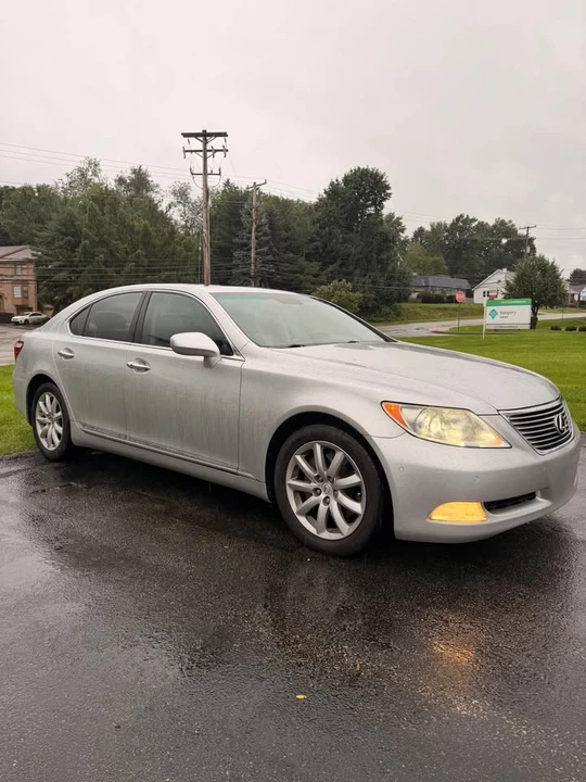 2007 Lexus LS 4th Gen - Image 3 of 16