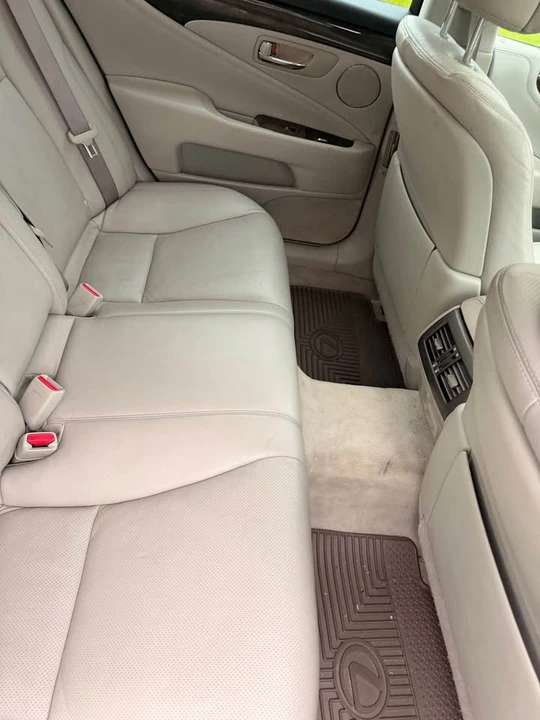 2007 Lexus LS 4th Gen - Image 12 of 16